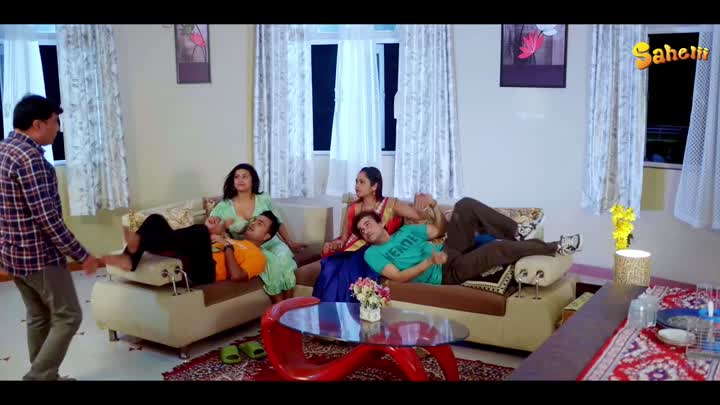 Screenshot Of Nayi Padosan (2024) Hindi Season 01 Episodes 02 Sahelii WEB Series